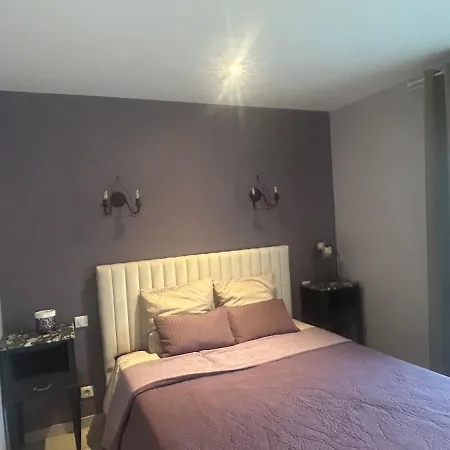 House 8 Pers And Forest Jemeressource